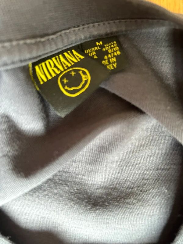 Nirvana Smiley Face T Shirt Medium Grey Grunge Womens
